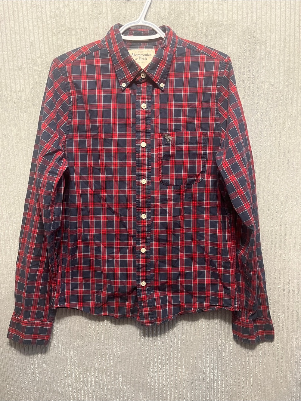 Abercrombie & Fitch Red and Navy Plaid Button-Down Shirt Large